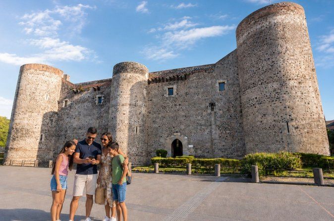 Catania Scavenger Hunt & Highlights Self-Guided Walking Tour