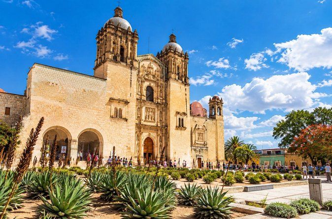 Oaxaca City Tour: History, Culture & Colorful Markets