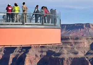 French Tour of the Skywalk Grand Canyon and Hoover Dam