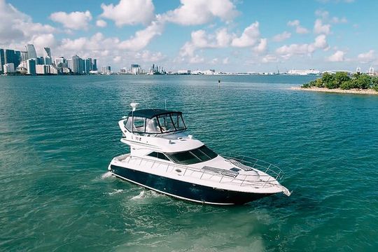 47ft + FREE HOUR | Miami Yacht Rental | 3 to 6 Hours | 13 People