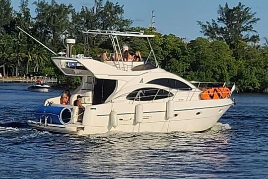 47ft + FREE HOUR | Miami Yacht Rental | 3 to 6 Hours | 13 People