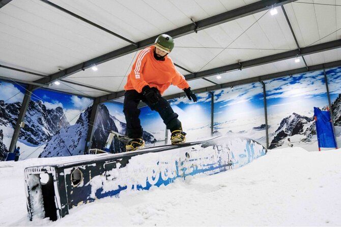 Private Tour: Auckland City SkyTower, Snowboarding & Jet Boat