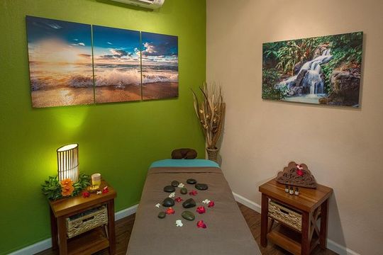 60 Minute Lomi Lomi Massage