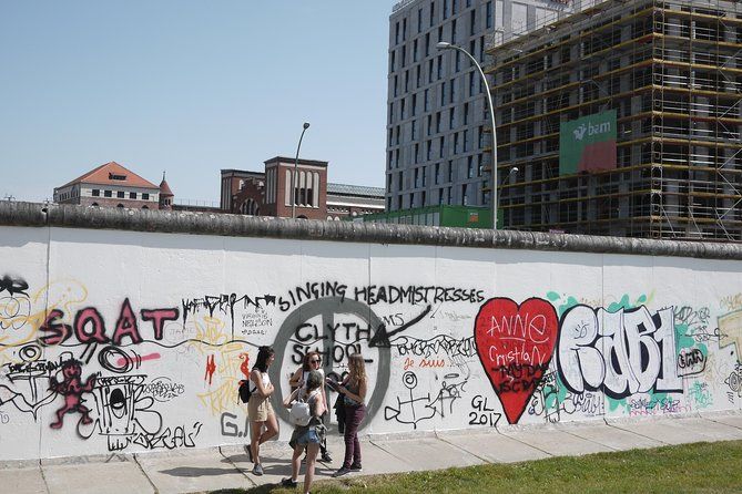 Alternative tour, History off the beaten path