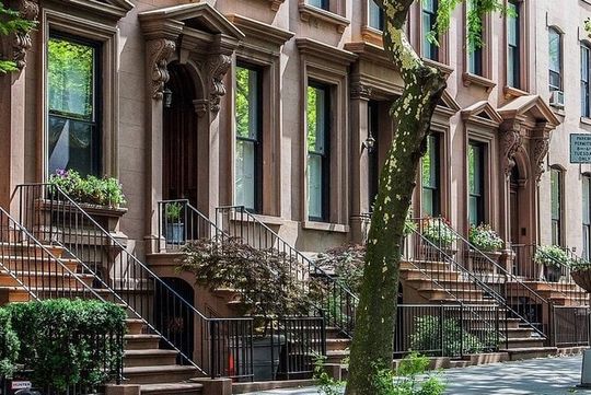 Splendor and Scandal in Brooklyn Heights: A Self Guided Tour