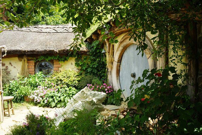 Full Day Hobbiton Movie Set and Rotorua Tour from Auckland