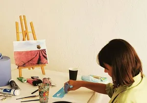 2 hours Painting Class with Local Artist in Private Studio