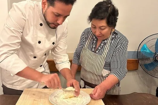 Authentic Pasta and Tiramisù cooking class at spanish steps
