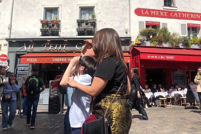 Montmartre Treasure Hunt — Fun and Cultural Investigation