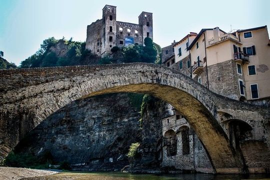 Italy - Dolceacqua & Italian market Private Full-Day Tour