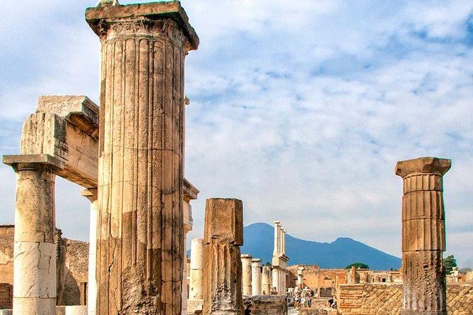 The beauty of Pompeii with a Private Expert Tour Guide / Archaeologist.