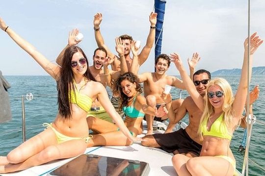 Relax By Sailboat towards the lerin islands of Cannes