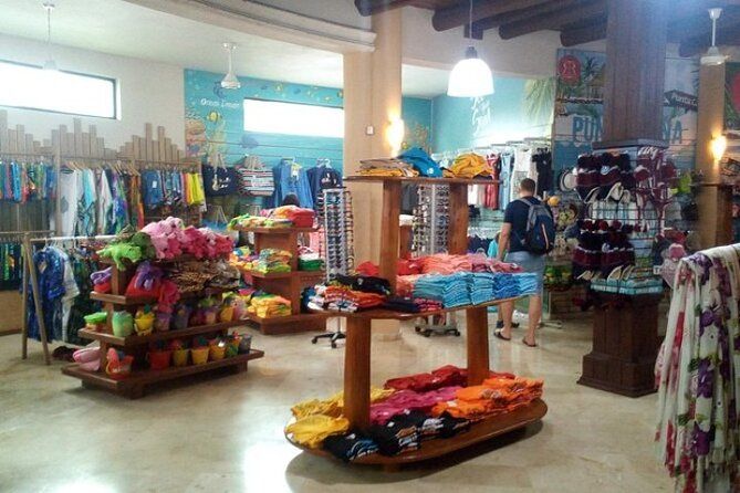 Shopping Tour Punta Cana with private transportation