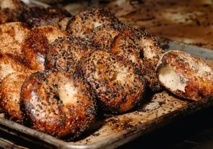 New York Street Food Guided Walking Tour with a Guide