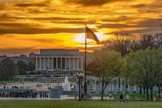 Washington, D.C.: Monuments & Memories History Walking Tour