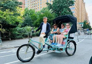 First Class Central Park Tour – Iconic Views & VIP Photo Moments