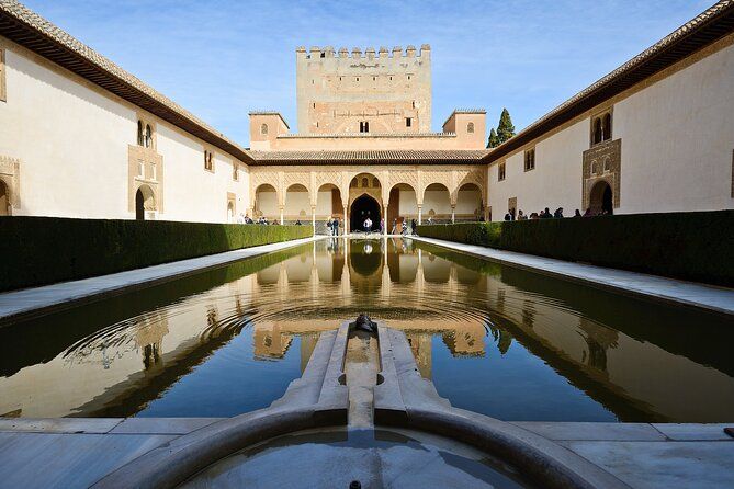 Discover Granada : Alhambra Tour or Free Time from Malaga