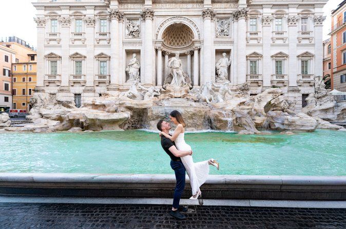 Rome: Trevi Fountain Photoshoot, Private & Early Morning