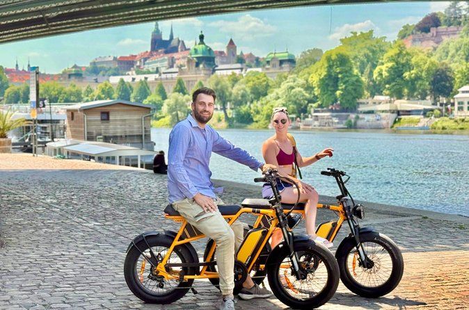 Old Town & Castle side on Chopper E-BIKE (small group)