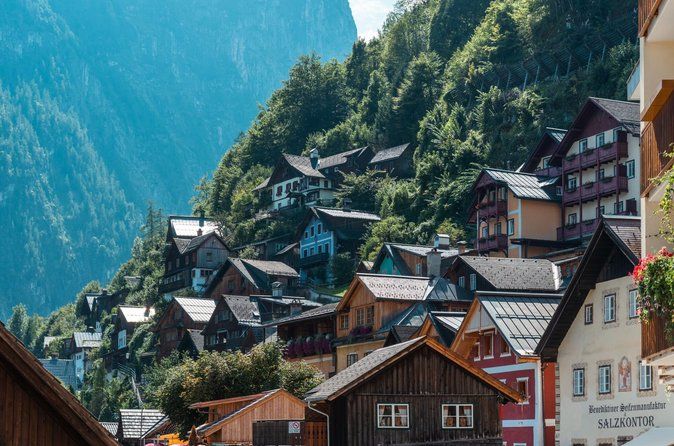 Salzburg & Hallstatt: The Smart Route Private Tour (Driver+Guide)