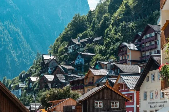Salzburg & Hallstatt: The Smart Route Private Tour (Driver+Guide)