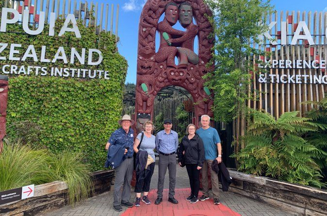 Private Hobbiton, Te Puia and Rotorua Day Tour from Auckland