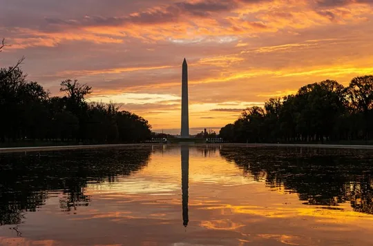 Monuments and Memorials Night Walking Tour
