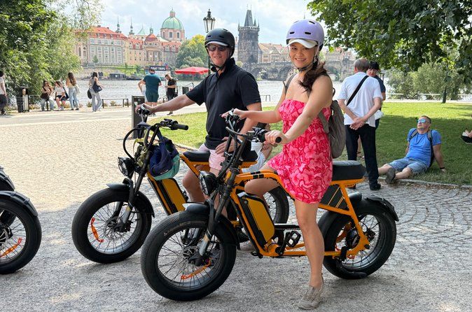 Grand City Tour on CHOPPER Ebike