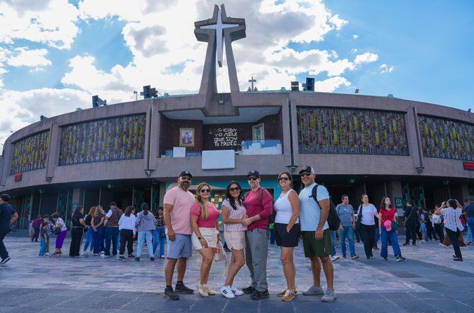 Private Tour: Mexico City to Pyramids/Basilica of Guadalupe.
