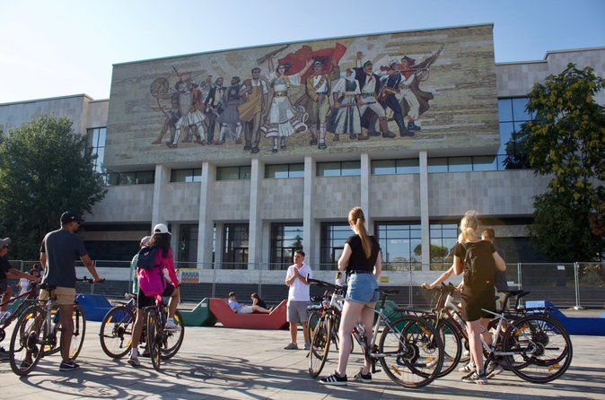 Tirana: Bike or E-Bike City Highlights & Grand Park Tour