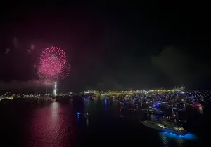 Miami: New Years Eve Fireworks on Biscayne Bay and South Beach