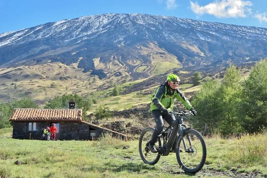 Complete tour of Etna by E-MTB
