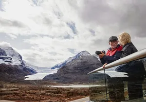 Small Group 2 Days Tour Icefield Lake Louise and Moraine