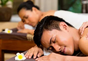 Honeymoon 90-Minute Couples Massage Package