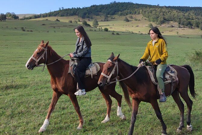 Guided Horseback Riding Trips in the Mountains of Yenokavan