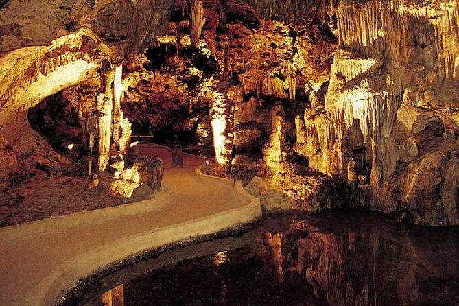 Curaçao Caves, Coralmarine Isle with Succulent Local Cuisine