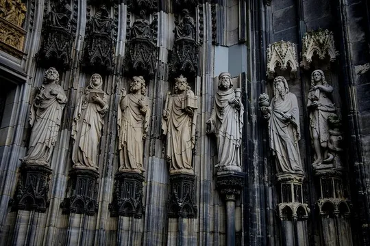 Private 10 Hour Cologne Tour from Frankfurt with Free Photoshoot