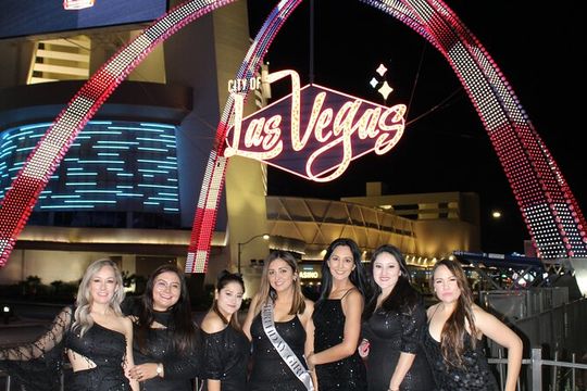 Las Vegas Strip & Fremont Limo Tour with VIP Meal Experience