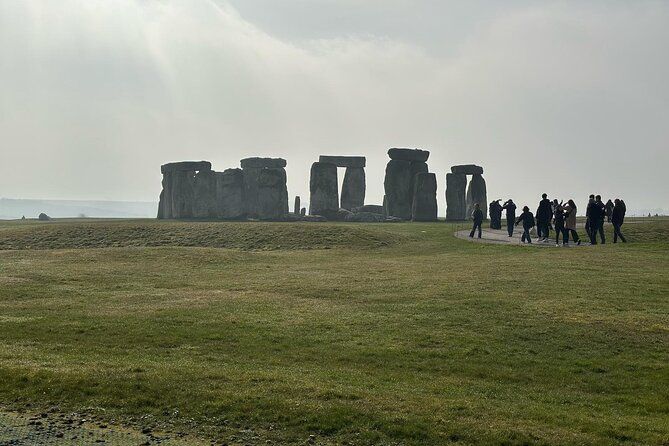 Stonehenge and Bath Private Black Cab Tour with Hotel Pick Up