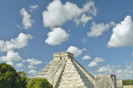 Chichen Itza Full Day Tour with Cenote and Valladolid from Cancun