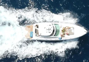 Cabo Luxury Yacht Charter – Private Crew & Snorkeling Adventure