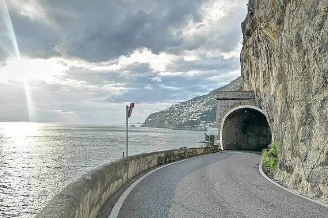 Private Deluxe Tour: Amalfi and Pompeii – Custom Pickup