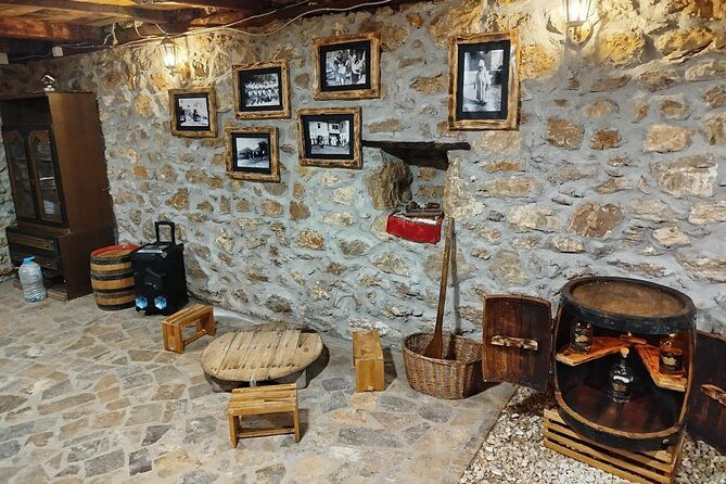 Private Wine Tasting Tour in Klimestani