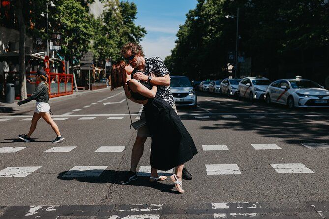EN couple photo shoot & photo tour, Madrid