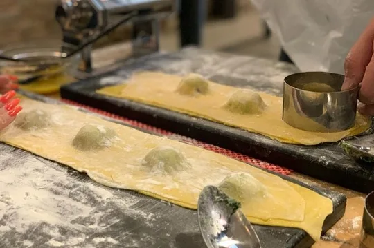 Bari: Pasta and Tiramisu Cooking Class with Wine