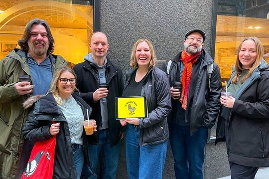 Iconic NYC Breakfast Food & Landmark Tour: Coffee, Bagel, Donut +