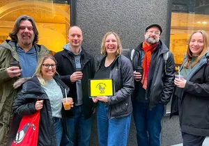Iconic NYC Breakfast Food & Landmark Tour: Coffee, Bagel, Donut +