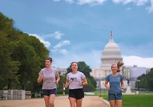 Run the Washington DC Monuments with a Local: Group Running Tour