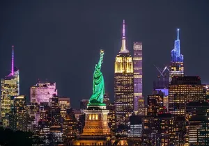 3 Hour Luxury Bus Tour of NYC Night Highlights