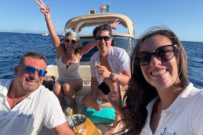 Small Group Luxury Boat Experience in Capri